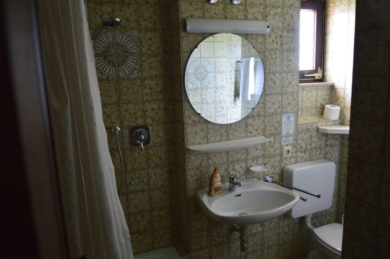 Gaestehaus Faessle Weinstadt Εξωτερικό φωτογραφία